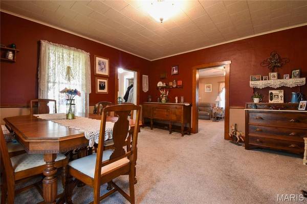 8221 State Route 4, Staunton, IL 62088