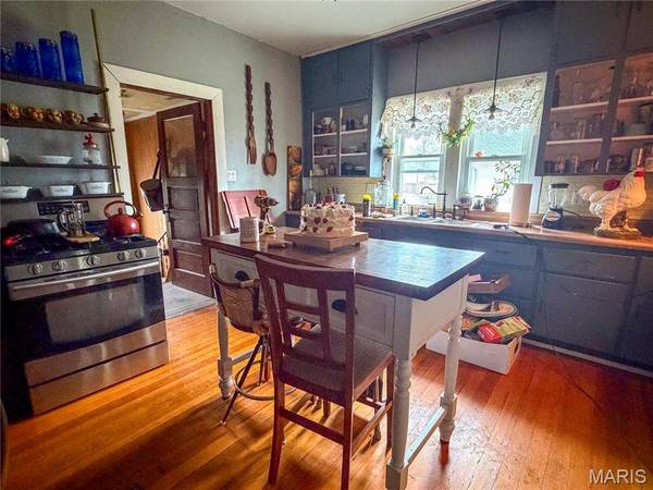 818 S State ST, Litchfield, IL 62056