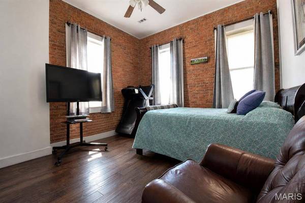 303 W 1st South ST, Mount Olive, IL 62069
