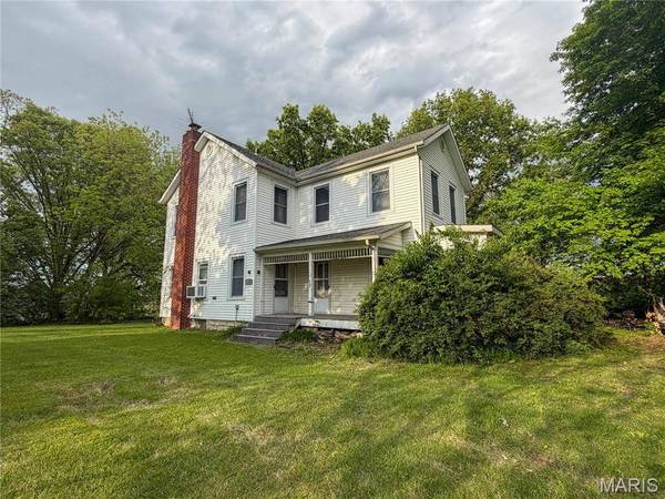 115 Rose LN, Shipman, IL 62685