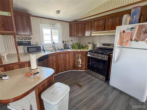 22574 Lake Westside LN, Jerseyville, IL 62052