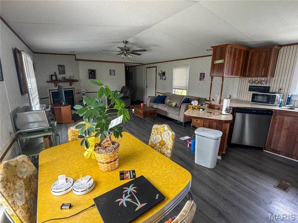 22574 Lake Westside LN, Jerseyville, IL 62052