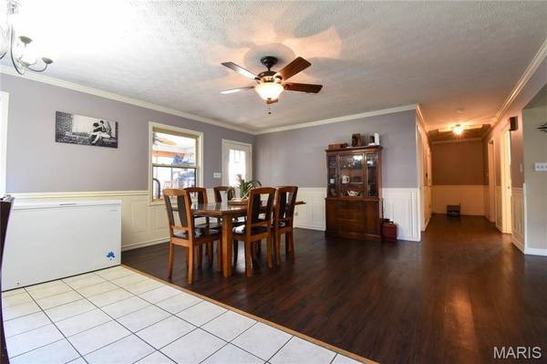 310 W Mill ST, Staunton, IL 62088