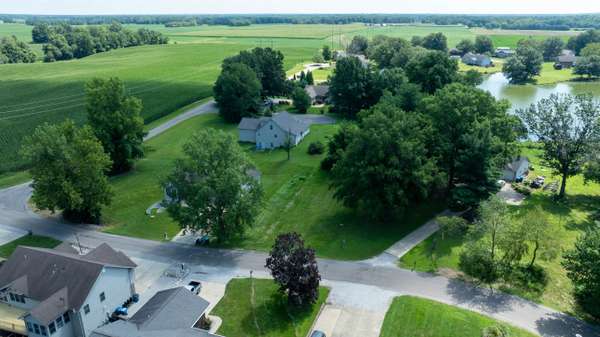 1590 Su Twan Drive, Worden, IL