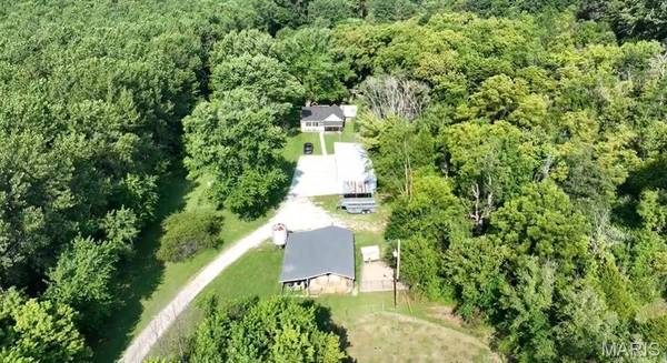 15275 Shipman RD, Carlinville, IL 62626