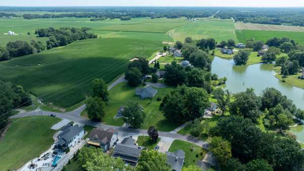 1590 Su Twan Drive, Worden, IL