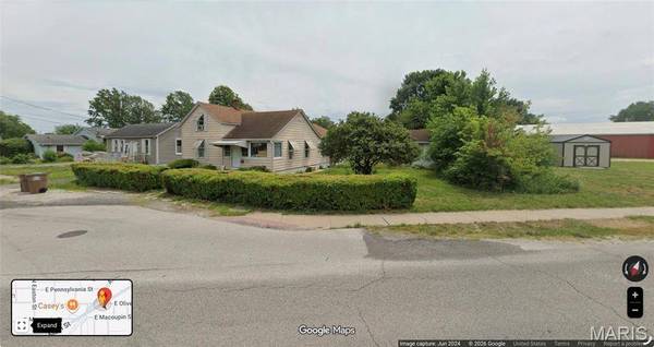 1010 E E. Olive ST, Staunton, IL 62088