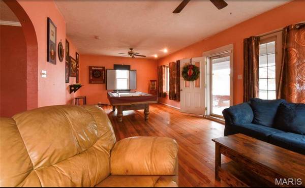 919 W Henry ST, Staunton, IL 62088