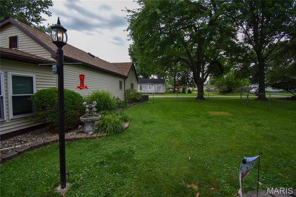 301 W 3rd North ST, Mount Olive, IL 62069