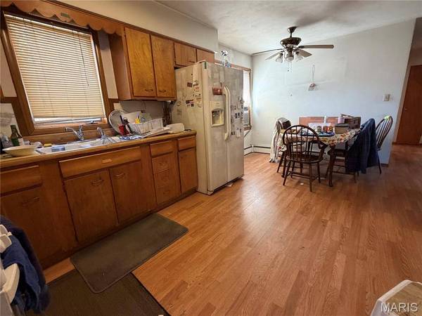 714 W Henry ST, Staunton, IL 62088