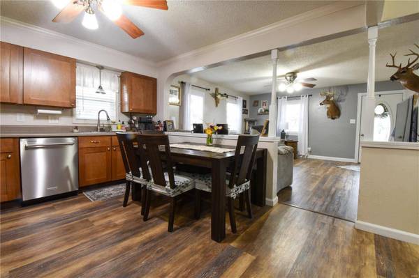 311 S Hibbard ST, Staunton, IL 62088