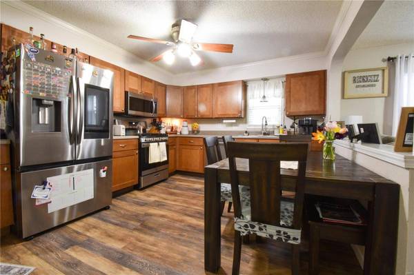 311 S Hibbard ST, Staunton, IL 62088