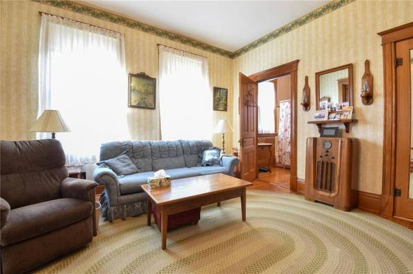 401 S Sixth ST, New Douglas, IL 62074