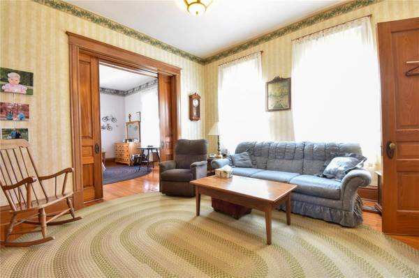 401 S Sixth ST, New Douglas, IL 62074