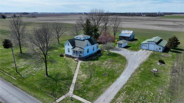 401 S Sixth ST, New Douglas, IL 62074