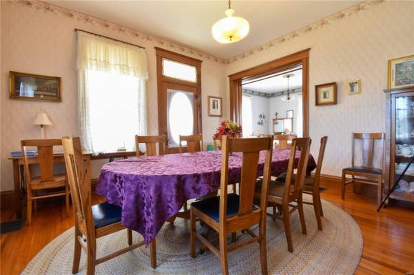 401 S Sixth ST, New Douglas, IL 62074