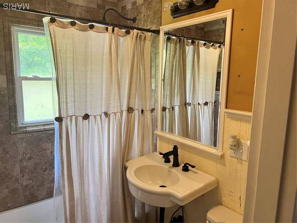 5007 Seiler RD, Dorsey, IL 62021