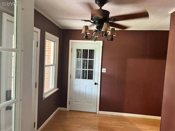 5007 Seiler RD, Dorsey, IL 62021