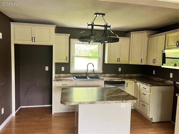 5007 Seiler RD, Dorsey, IL 62021