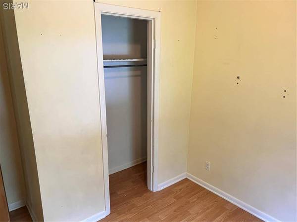 5007 Seiler RD, Dorsey, IL 62021