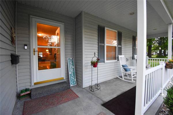 513 E Pennsylvania ST, Staunton, IL 62088