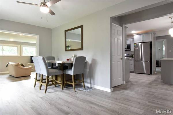 122 Old Bethalto RD, Cottage Hills, IL 62018