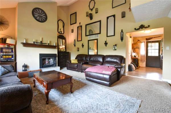 360 Wanda DR, Edwardsville, IL 62025