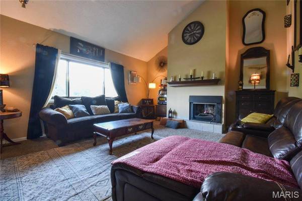 360 Wanda DR, Edwardsville, IL 62025