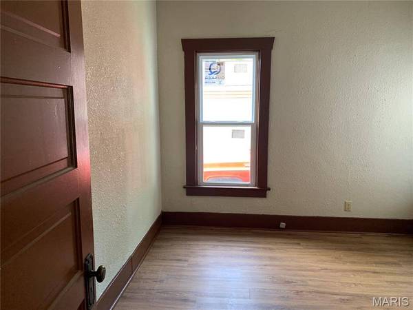 430 S Jackson ST, Litchfield, IL 62056