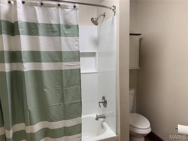 430 S Jackson ST, Litchfield, IL 62056