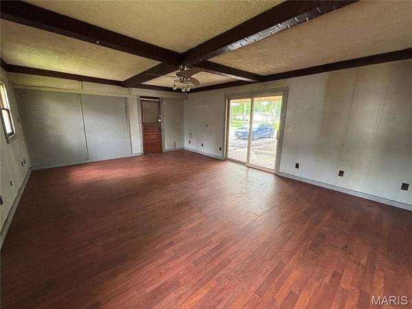 920 N Dye ST, Virden, IL 62090