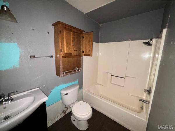 920 N Dye ST, Virden, IL 62090