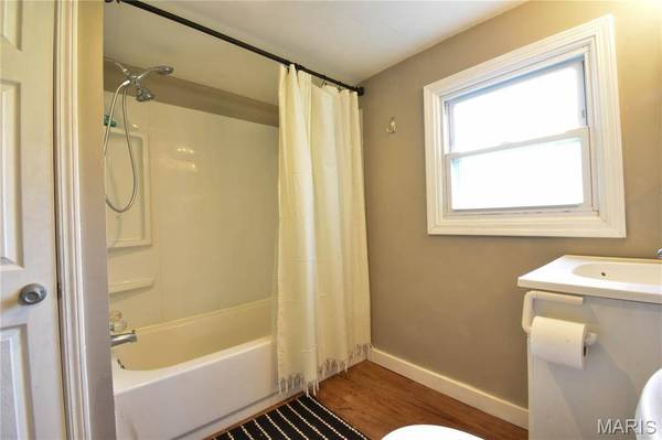 1109 W Corbin ST, Bethalto, IL 62010