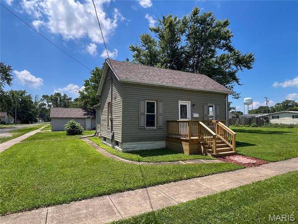 322 E 4th ST, Staunton, IL 62088