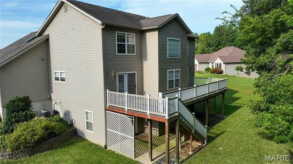 1059 Wolf Creek CT, Staunton, IL 62088