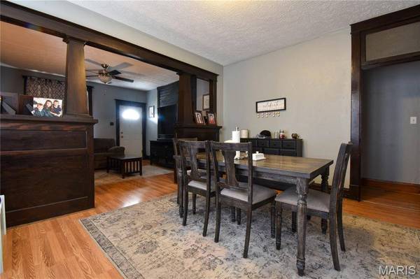 1521 9th ST, Highland, IL 62249