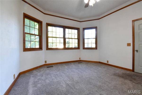 517 N Laurel ST, Staunton, IL 62088