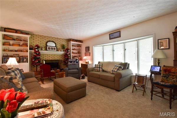 816 S Wood ST, Staunton, IL 62088