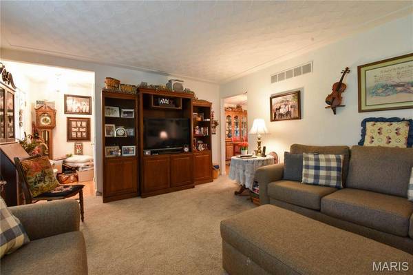 816 S Wood ST, Staunton, IL 62088