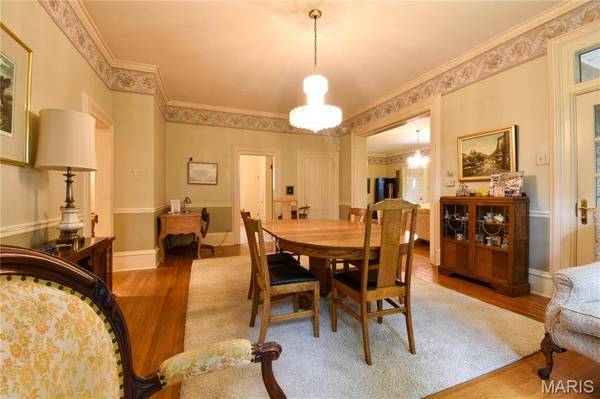 821 N Madison ST, Litchfield, IL 62056