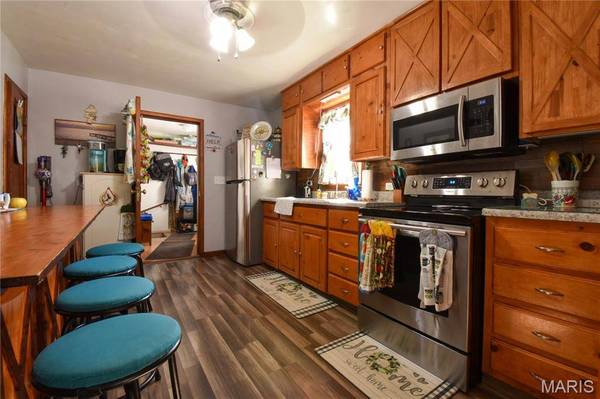 301 Laura ST, Gillespie, IL 62033