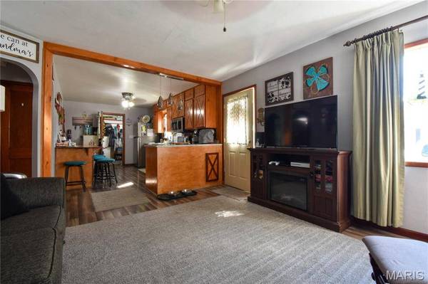 301 Laura ST, Gillespie, IL 62033