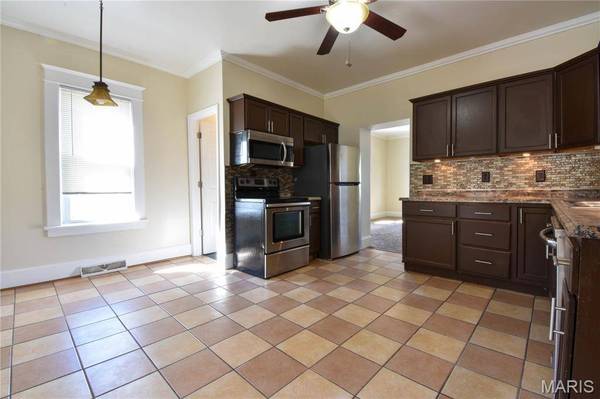 500 Benton ST, Mount Olive, IL 62069