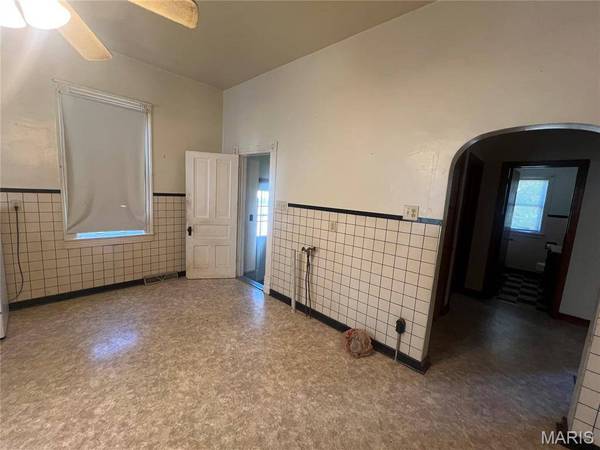 301 E 7th North ST, Mount Olive, IL 62069