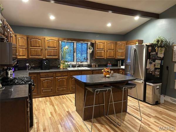 10198 S Old Route 66, Litchfield, IL 62056