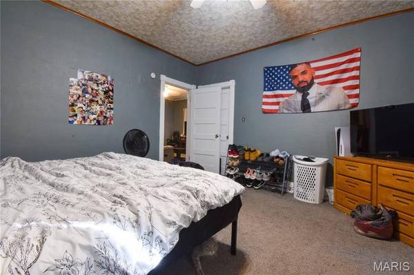 619 E Main ST, Staunton, IL 62088