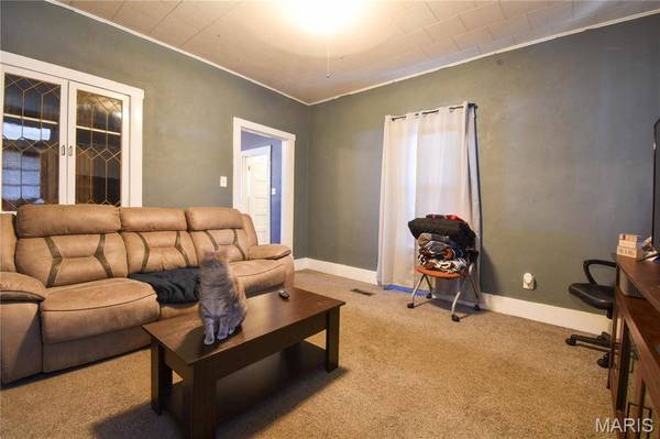 619 E Main ST, Staunton, IL 62088