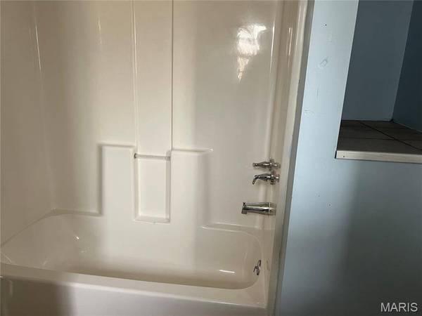 312 School ST, Wilsonville, IL 62093