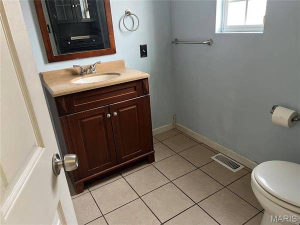 312 School ST, Wilsonville, IL 62093