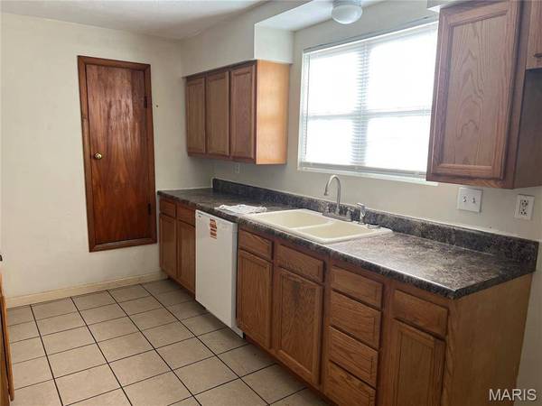 312 School ST, Wilsonville, IL 62093